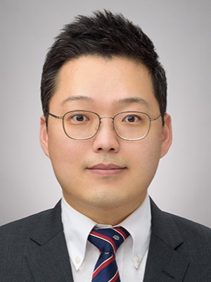 장윤재(학부장) 사진