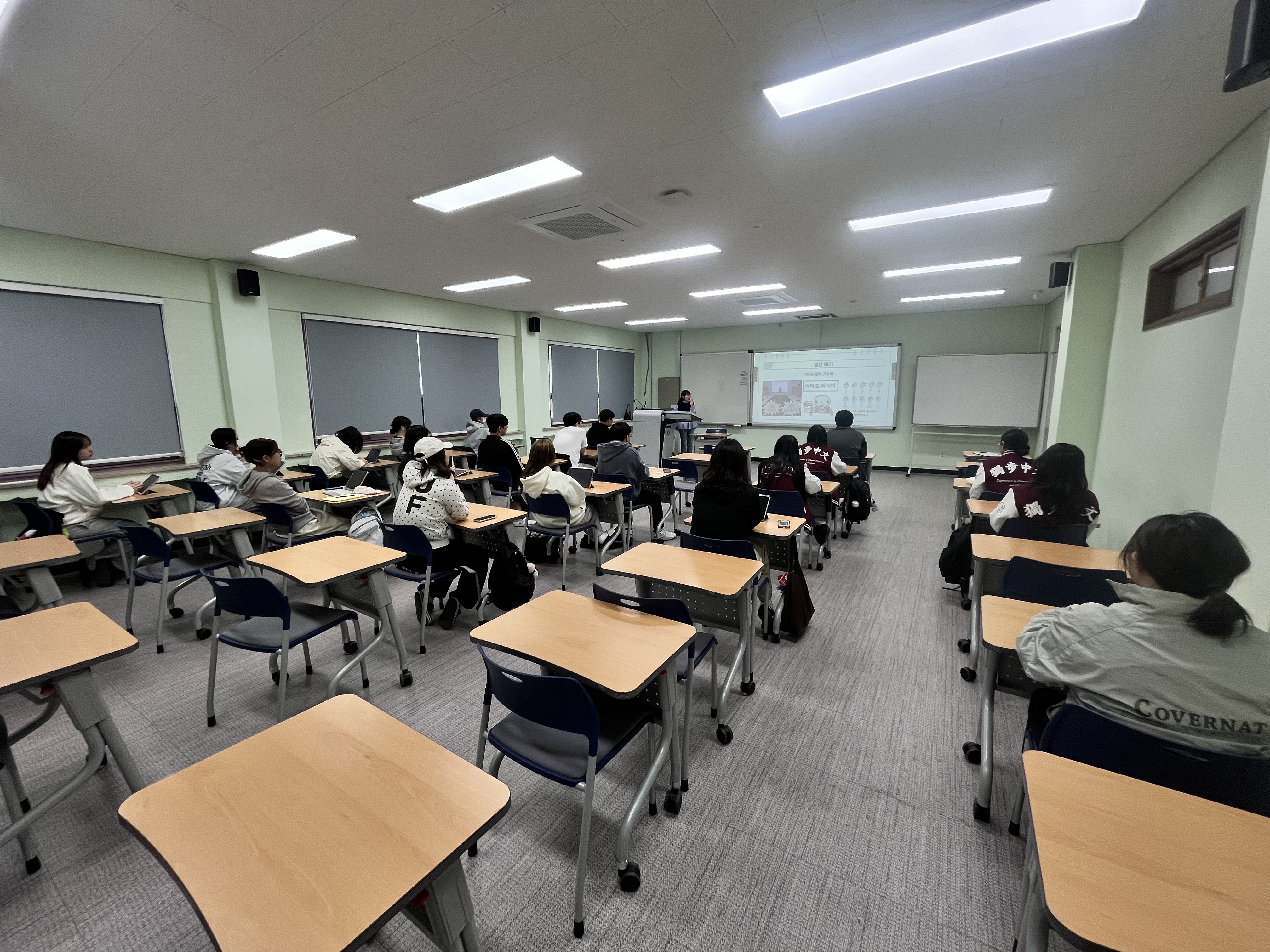 2026학년도 1학기 중어중문학과 교과목 선배 특강 진행 대표이미지